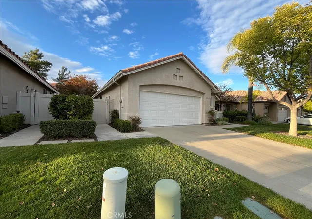 Photo 2 of Single family home for sale at 40429 Via Camposeco, Murrieta, CA 92562 | MLS# SW26076272 | Listing updated on 2026-10-02