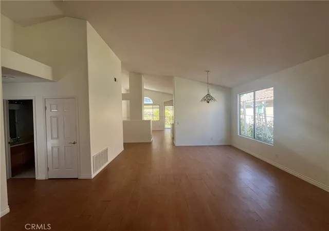 Photo 3 of Single family home for sale at 40429 Via Camposeco, Murrieta, CA 92562 | MLS# SW26076272 | Listing updated on 2026-10-02