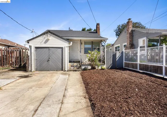 Photo 3 of Sale Pending at 1836 99th Avenue, Oakland, CA 94603 | MLS# 41134121 | Listing updated on 2026-09-30