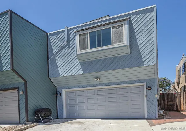 35th image of 221 B Ave, Coronado, CA 92118 | MLS# 260011246SD