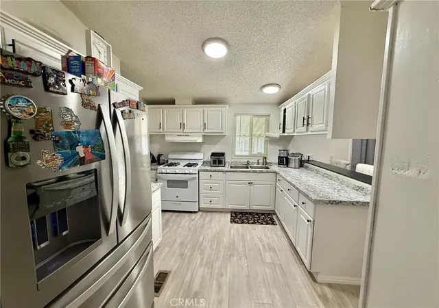 4th image of 22020 Nisqually Rd #49, Apple Valley, CA 92308 | MLS# IV26101363