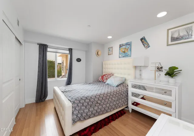 3rd image of 5442 Driftwood St, Oxnard, CA 93035 | MLS# V1-36332