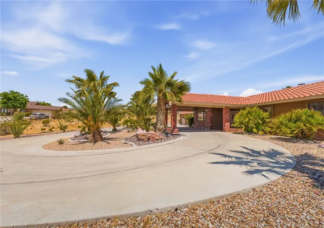 3rd image of 16385 Kamana Ct, Apple Valley, CA 92307 | MLS# HD26101383