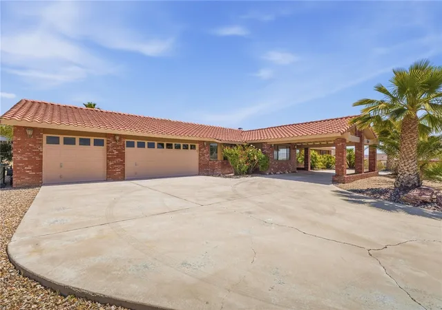 4th image of 16385 Kamana Ct, Apple Valley, CA 92307 | MLS# HD26101383