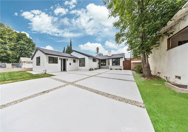 Homes for sale in Van Nuys, CA | 13907 Wyandotte, Van Nuys, CA 91405 | MLS# DW26101466