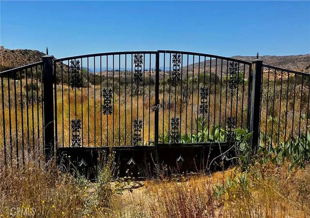 3rd image of 30 Sycamore Falls Rd, Aguanga, CA 92536 | MLS# SW26101146