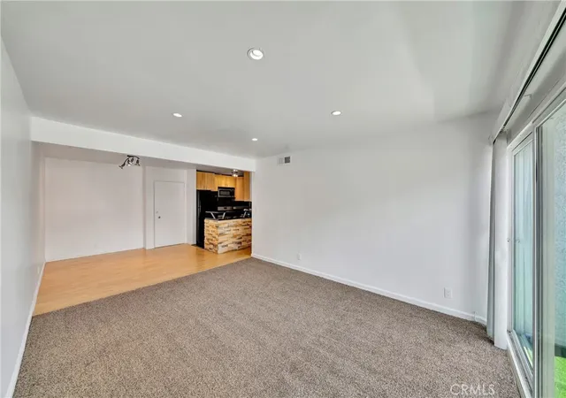 4th image of 18620 Hatteras St #247, Tarzana, CA 91356 | MLS# SR26101173