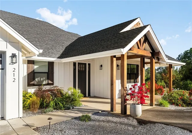 Photo 1 of Single family home for sale at 212 Valley View Dr, Paradise, CA 95969 | MLS# SN26101238 | Listing updated on 2026-09-18