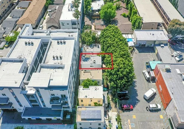 4th image of 1/2 N Western, Los Angeles, CA 90027 | MLS# DW26101588