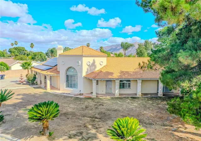 Photo 3 of Sale Pending at 4782 E Lincoln Ave, Hemet, CA 92544 | MLS# SW26101576 | Listing updated on 2026-09-21