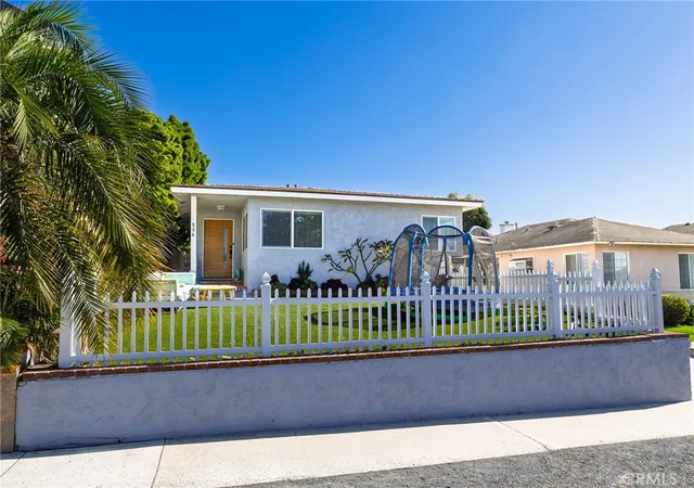 1st image of 526 Sheldon St, El Segundo, CA 90245 | MLS# SB26027147