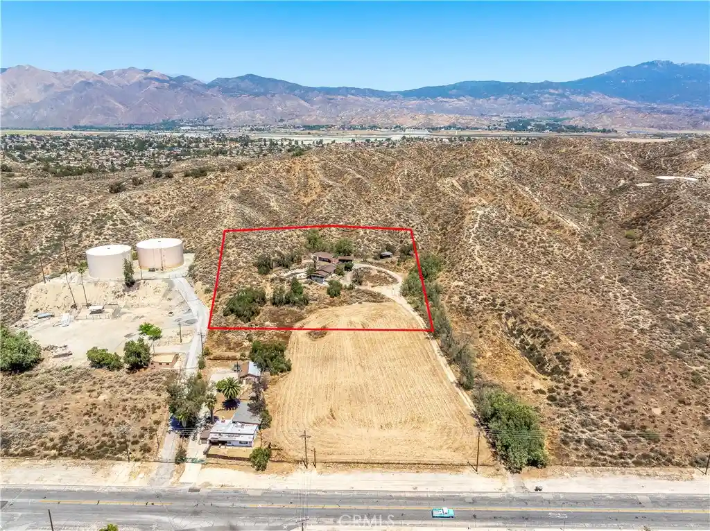 Photo 1 of Single family home for sale at 955 Park Ave, San Jacinto, CA 92583 | MLS# SW26096338 | Listing updated on 2026-10-28