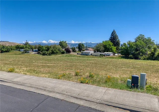 Homes for sale in Lakeport, CA | 2770 Lizzy Ln, Lakeport, CA 95453 | MLS# LC26090904