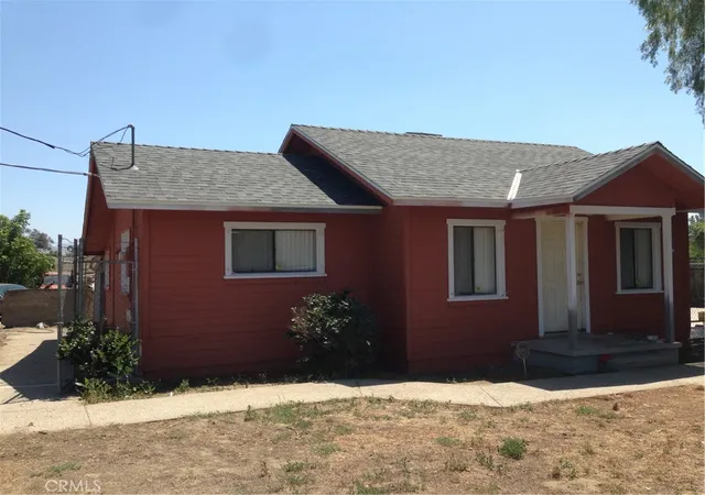 3rd image of 10312 Jurupa Rd, Jurupa Valley, CA 91752 | MLS# WS26101734