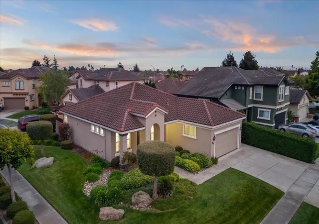 5th image of 1858 Buckingham Dr, Salinas, CA 93906 | MLS# ML82046608