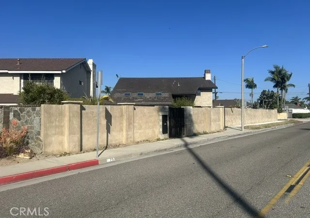 Photo 2 of Single family home for sale at 75 Adams Ave, Huntington Beach, CA 92648 | MLS# PW26101544 | Listing updated on 2026-10-30