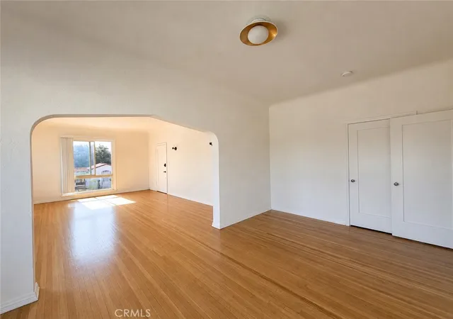 2nd image of 2924 12Th, Los Angeles, CA 90018