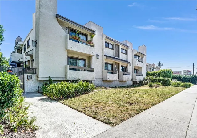 Homes for sale in Reseda, CA | 19620 Sherman Way #1, Reseda, CA 91335 | MLS# SR26101752
