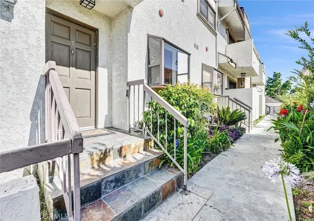 Homes for sale in Reseda, CA | 19620 Sherman Way #1, Reseda, CA 91335 | MLS# SR26101752
