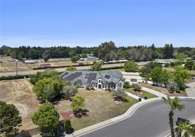 Photo 4 of Single family home for sale at 311 Saba, Bakersfield, CA 93314 | MLS# NS26101368 | Listing updated on 2026-05-12