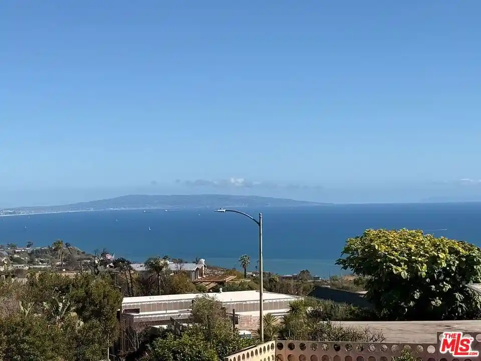 Photo 1 of Land for sale at 1073 Glenhaven Dr, Pacific Palisades, CA 90272 | MLS# 26832189 | Listing updated on 2026-10-13
