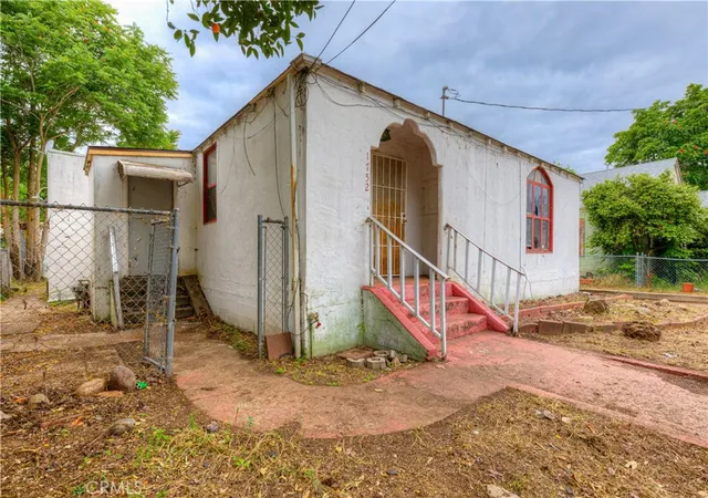 Photo 2 of Single family home for sale at 1752 Gray, Oroville, CA 95965 | MLS# OR26101943 | Listing updated on 2026-06-08