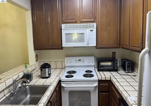Homes for sale in Newark, CA | 6043 Joaquin Murieta Ave #D, Newark, CA 94560 | MLS# 41134212