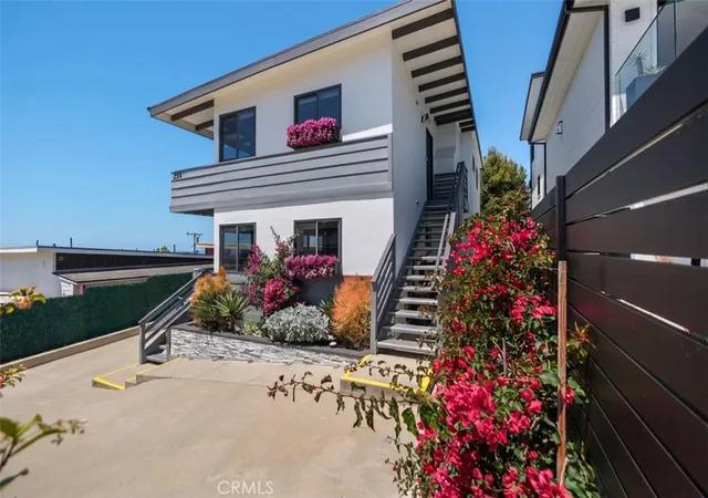2nd image of 284 Chiquita, Laguna Beach, CA 92651 | MLS# OC26101516