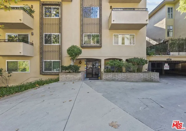 5th image of 6752 Hillpark Dr #202, Los Angeles, CA 90068 | MLS# 26832221