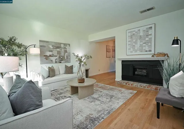 Homes for sale in Concord, CA | 1288 Pine Creek Way Apt C, Concord, CA 94520 | MLS# 41134226