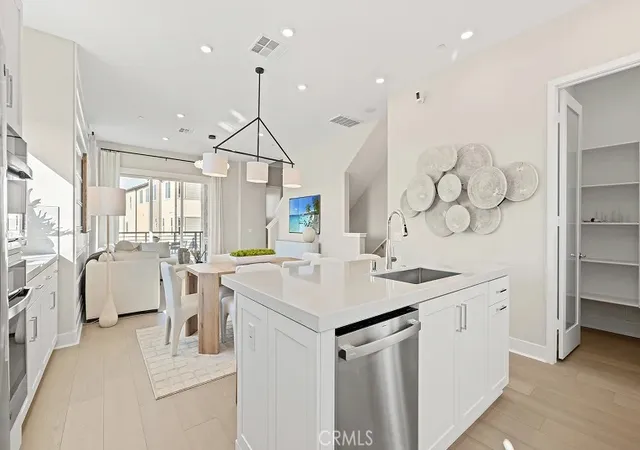 3rd image of 812 Sonia, Irvine, CA 92618 | MLS# OC26102045