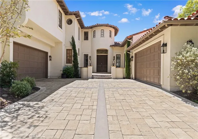 Photo 2 of Mansion for sale at 17 Canada Oaks, Coto De Caza, CA 92679 | MLS# OC26102051 | Listing updated on 2026-10-03