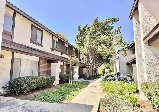 2nd image of 807 S Mollison Ave, El Cajon, CA 92020