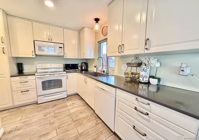 4th image of 807 S Mollison Ave, El Cajon, CA 92020
