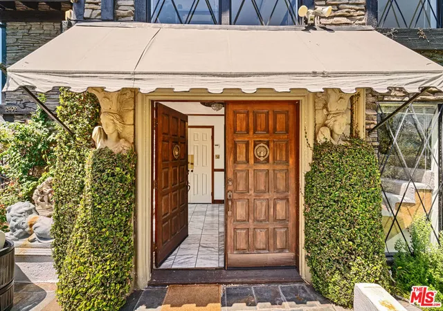 3rd image of 2402 Hollyridge Dr, Los Angeles, CA 90068 | MLS# 26832157