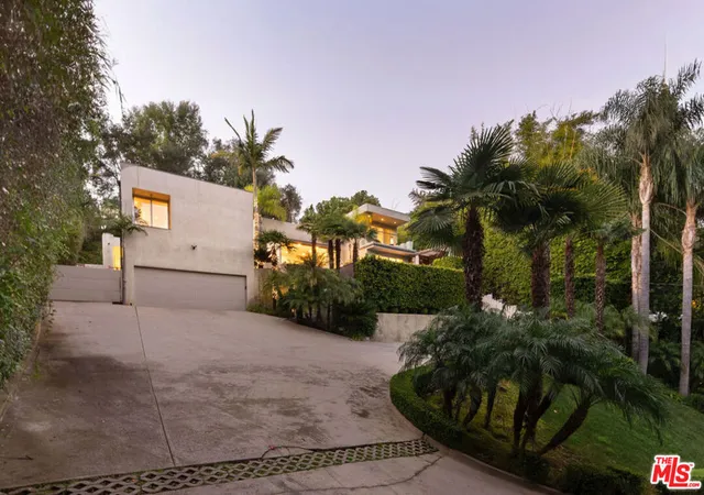 3rd image of 2731 Hutton Dr, Beverly Hills, CA 90210 | MLS# 26832373