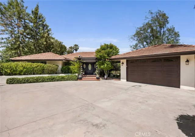 2nd image of 3854 Hampstead, La Canada Flintridge, CA 91011 | MLS# PF26101168