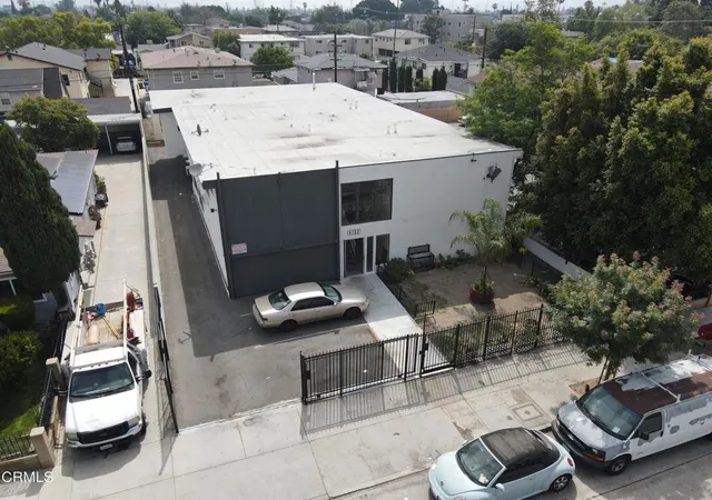 3rd image of 6722 Troost Ave, Los Angeles, CA 91606 | MLS# P1-27092
