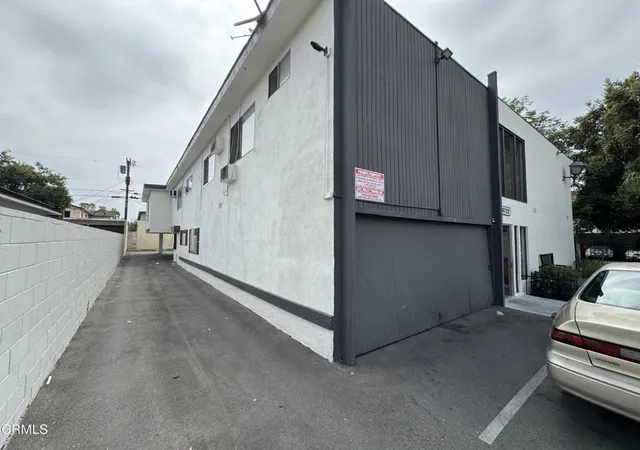 5th image of 6722 Troost Ave, Los Angeles, CA 91606 | MLS# P1-27092