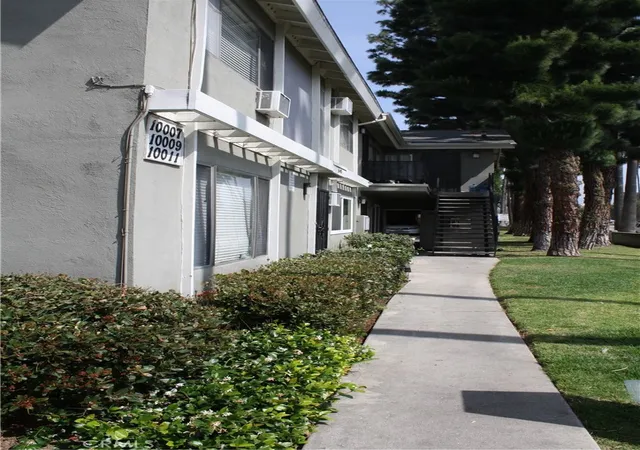 2nd image of 10011 Sepulveda, Mission Hills, CA 91345 | MLS# DW26098278