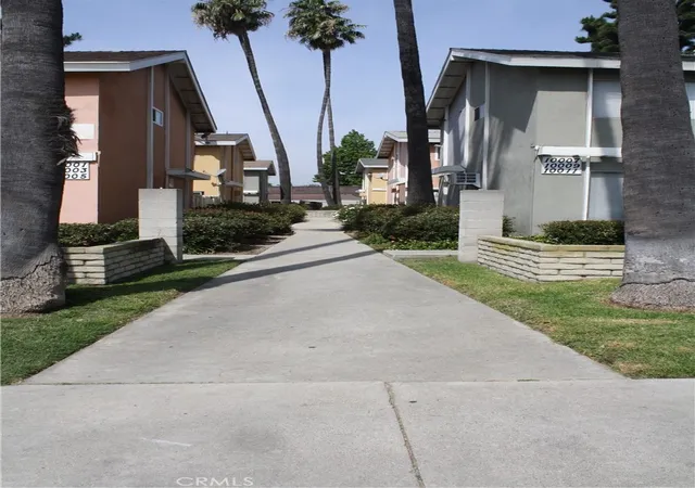 3rd image of 10011 Sepulveda, Mission Hills, CA 91345 | MLS# DW26098278