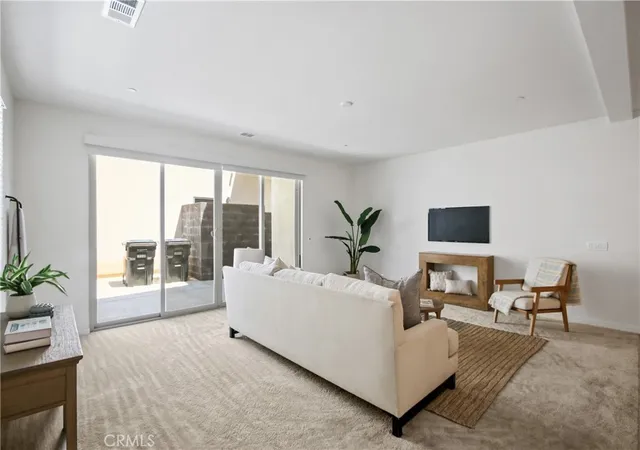Listing Photo 3 - Condo for sale in building located at 15940 Caterpillar Dr, Fontana, CA 92336