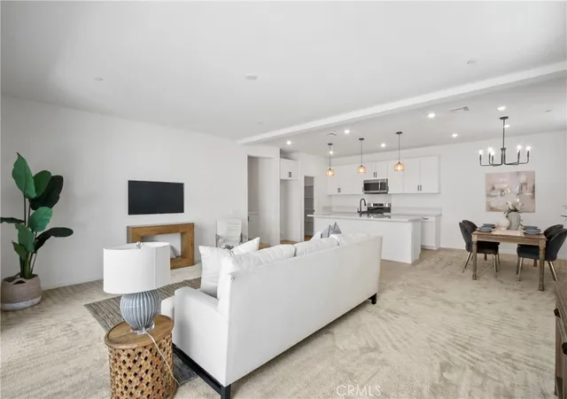 Listing Photo 4 - Condo for sale in building located at 15940 Caterpillar Dr, Fontana, CA 92336