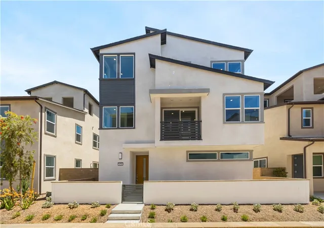 1st image of 470 Lobata, Irvine, CA 92618 | MLS# WS26102212