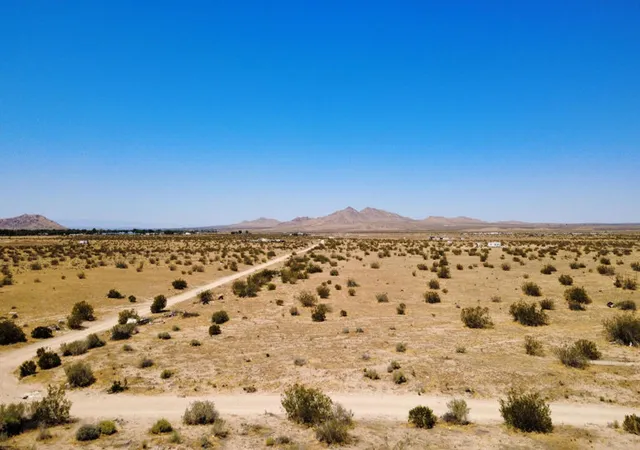 3rd image of 185 Ave P, Palmdale, CA 93550 | MLS# 219147744DA