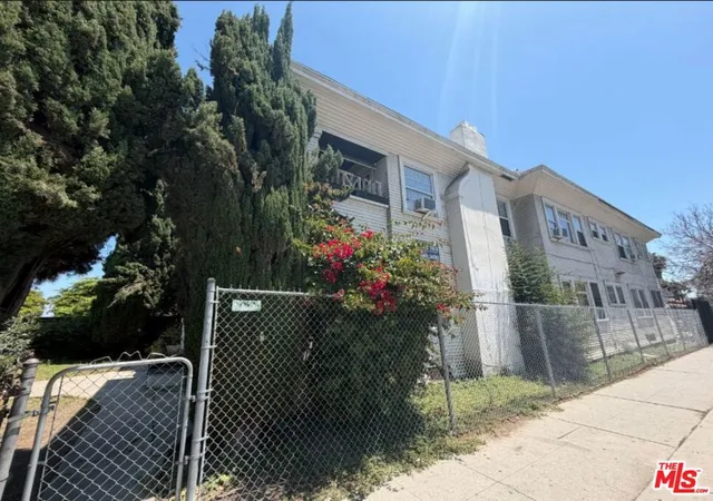 2nd image of 5540 Lexington Ave, Los Angeles, CA 90038 | MLS# 26830141