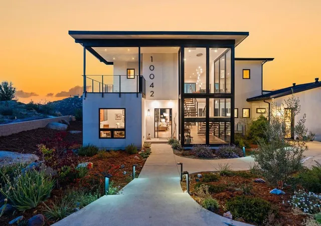 4th image of 10042 Tall Oak Dr, Escondido, CA 92026 | MLS# NDP2604554