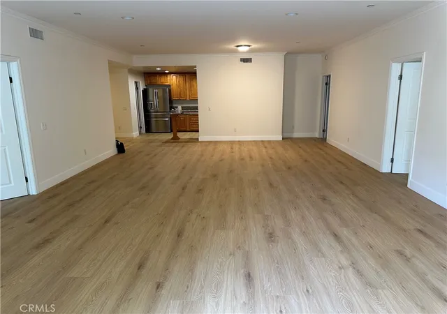 2nd image of 722 S Oxford Ave, Los Angeles, CA 90005