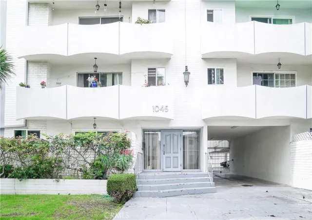 2nd image of 1045 S Bedford, Los Angeles, CA 90035