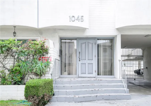 24th image of 1045 S Bedford #3, Los Angeles, CA 90035 | MLS# CV26102262